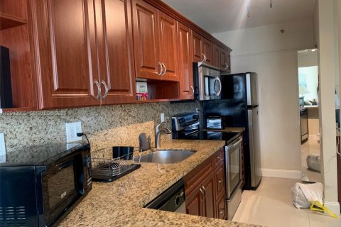 Condominio en alquiler en Miami Beach, Florida, 50.63 m2 № 2177747 - foto 10