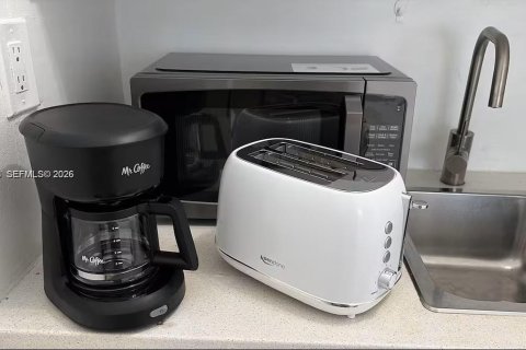 Commercial property in Miami, Florida 1 bedroom, 32.52 sq.m. № 2044397 - photo 13