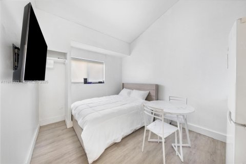 Commercial property in Miami, Florida 1 bedroom, 32.52 sq.m. № 2044397 - photo 10