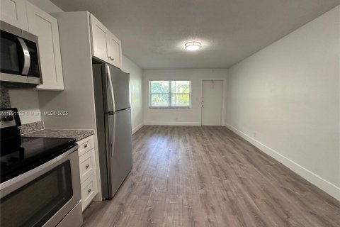 Apartment in Hollywood, Florida 1 bedroom № 1943761 - photo 8