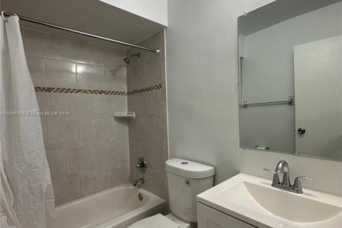 Apartment in Hollywood, Florida 1 bedroom № 1943761 - photo 16