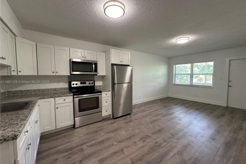Apartment in Hollywood, Florida 1 bedroom № 1943761 - photo 9