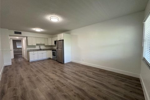 Apartment in Hollywood, Florida 1 bedroom № 1943761 - photo 5