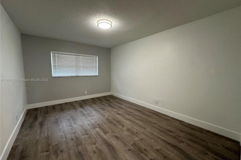 Apartment in Hollywood, Florida 1 bedroom № 1943761 - photo 17