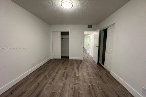 Apartment in Hollywood, Florida 1 bedroom № 1943761 - photo 20