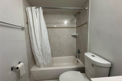Apartment in Hollywood, Florida 1 bedroom № 1943761 - photo 14