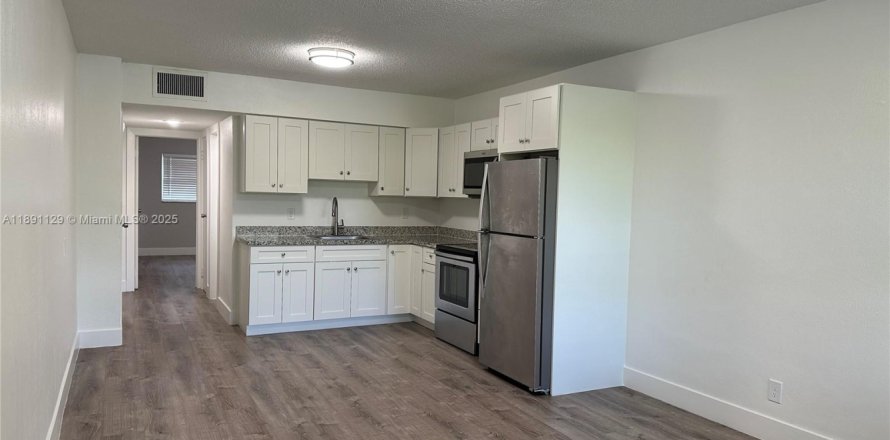 Apartment in Hollywood, Florida 1 bedroom № 1943761