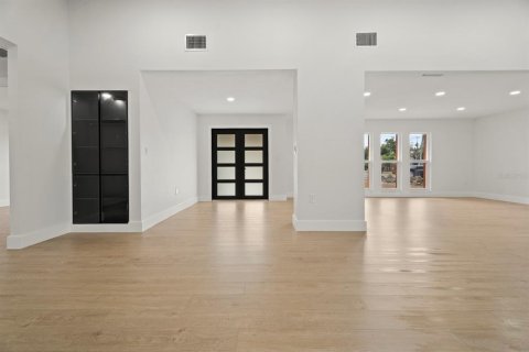 Villa ou maison à vendre à Orlando, Floride: 4 chambres, 283.91 m2 № 2156746 - photo 19