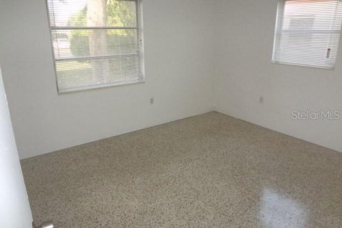 Villa ou maison à vendre à Kenneth City, Floride: 2 chambres, 82.59 m2 № 1838014 - photo 10