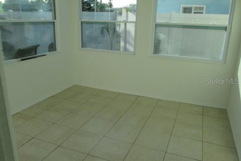 Villa ou maison à vendre à Kenneth City, Floride: 2 chambres, 82.59 m2 № 1838014 - photo 4