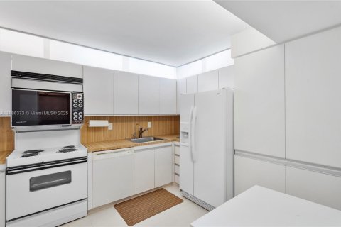 Condominio en venta en Hollywood, Florida, 2 dormitorios, 114.27 m2 № 1938849 - foto 6