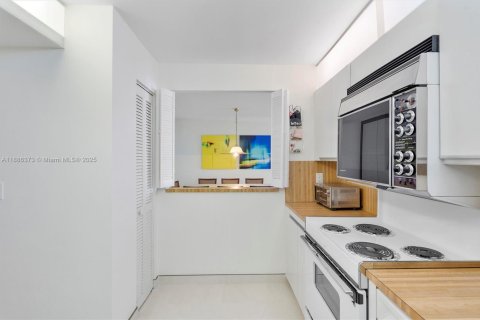 Condominio en venta en Hollywood, Florida, 2 dormitorios, 114.27 m2 № 1938849 - foto 8