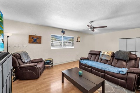 Copropriété à vendre à Fort Lauderdale, Floride: 1 chambre, 66.8 m2 № 2081414 - photo 2