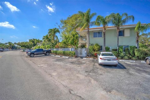 Copropriété à vendre à Fort Lauderdale, Floride: 1 chambre, 66.8 m2 № 2081414 - photo 16