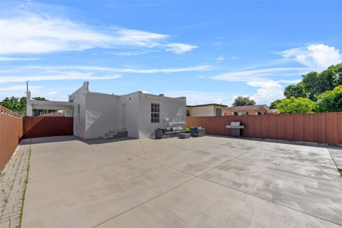 Villa ou maison à vendre à Miami, Floride: 3 chambres, 113.34 m2 № 2036341 - photo 27