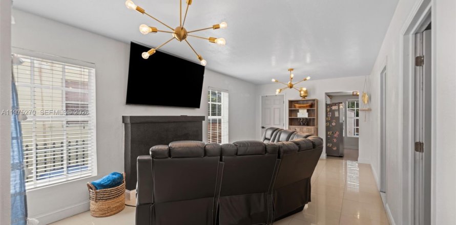 Villa ou maison à Miami, Floride 3 chambres, 113.34 m2 № 2036341