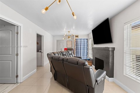 Villa ou maison à vendre à Miami, Floride: 3 chambres, 113.34 m2 № 2036341 - photo 14
