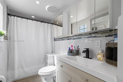Villa ou maison à vendre à Miami, Floride: 3 chambres, 113.34 m2 № 2036341 - photo 16