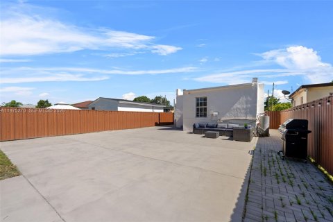 Villa ou maison à vendre à Miami, Floride: 3 chambres, 113.34 m2 № 2036341 - photo 25