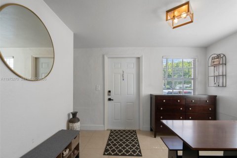 Villa ou maison à vendre à Miami, Floride: 3 chambres, 113.34 m2 № 2036341 - photo 6