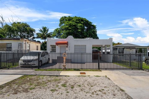 Villa ou maison à vendre à Miami, Floride: 3 chambres, 113.34 m2 № 2036341 - photo 30