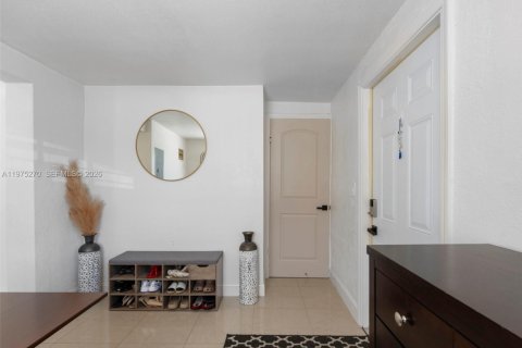 Villa ou maison à vendre à Miami, Floride: 3 chambres, 113.34 m2 № 2036341 - photo 4