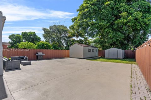 Villa ou maison à vendre à Miami, Floride: 3 chambres, 113.34 m2 № 2036341 - photo 22