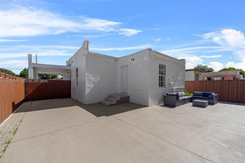 Villa ou maison à vendre à Miami, Floride: 3 chambres, 113.34 m2 № 2036341 - photo 26