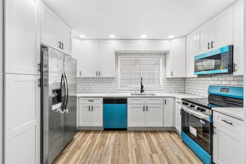 Casa en venta en Clearwater, Florida, 3 dormitorios, 91.42 m2 № 1886372 - foto 5