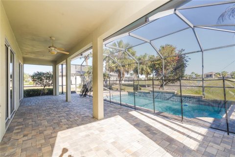 House in Sun City Center, Florida 2 bedrooms, 169.18 sq.m. № 1608859 - photo 10