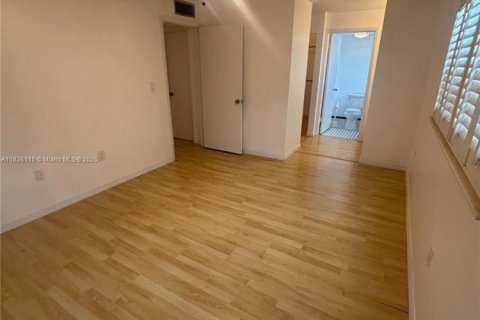 Appartement à louer à Miami Beach, Floride: 2 chambres, 91.04 m2 № 1820074 - photo 18
