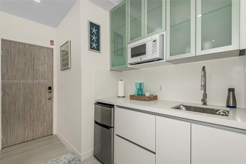 Hotel in Miami Beach, Florida 15.98 sq.m. № 2430091 - photo 8