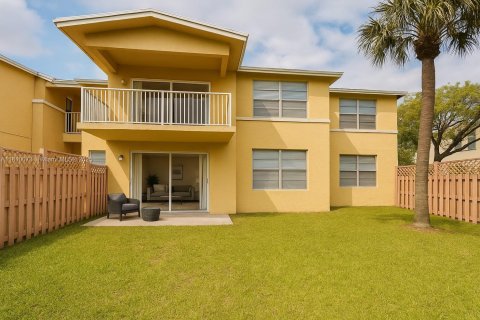 Condo in Doral, Florida, 2 bedrooms  № 1752702 - photo 1