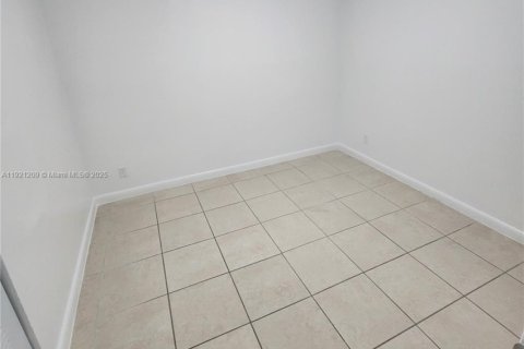 Appartement à louer à Cutler Bay, Floride: 3 chambres, 20773.04 m2 № 1974226 - photo 8