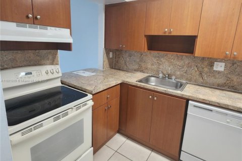 Appartement à Cutler Bay, Floride 3 chambres, 20773 m2 № 1974226