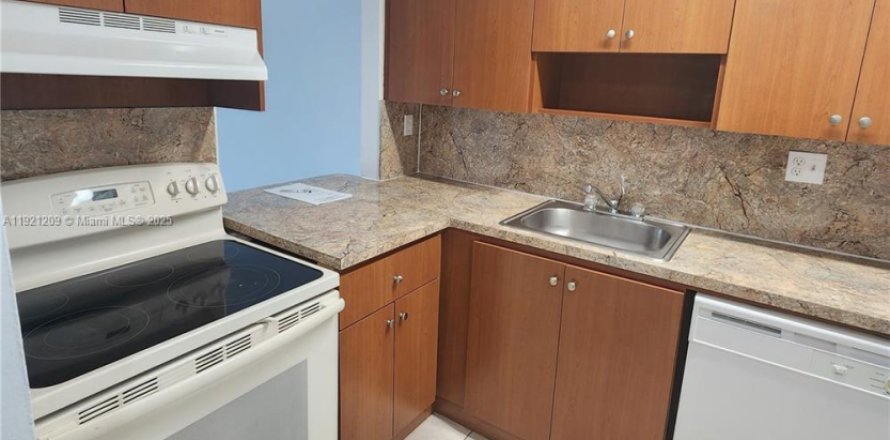 Appartement à Cutler Bay, Floride 3 chambres, 20773 m2 № 1974226