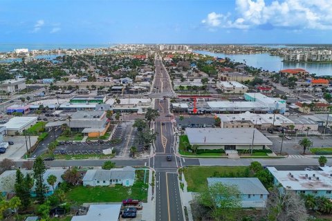 Propiedad comercial en venta en Saint Pete Beach, Florida, 367.71 m2 № 2211770 - foto 13