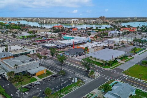 Propiedad comercial en venta en Saint Pete Beach, Florida, 367.71 m2 № 2211770 - foto 12