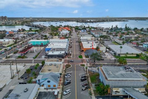 Propiedad comercial en venta en Saint Pete Beach, Florida, 367.71 m2 № 2211770 - foto 10