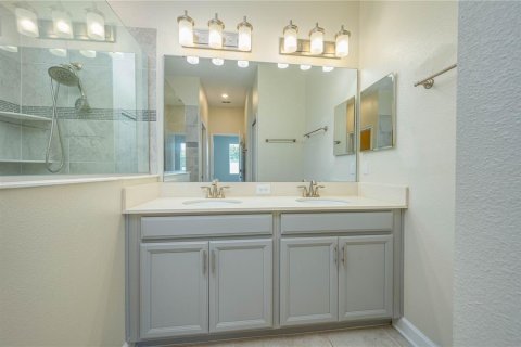 House in Winter Haven, Florida 3 bedrooms, 188.78 sq.m. № 1634957 - photo 6
