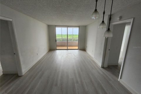 Condo in Clearwater, Florida, 2 bedrooms № 2225833 - photo 5