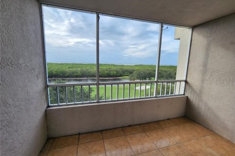 Condo in Clearwater, Florida, 2 bedrooms № 2225833 - photo 2