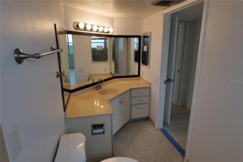 Condo in Clearwater, Florida, 2 bedrooms № 2225833 - photo 7