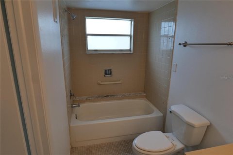 Condo in Clearwater, Florida, 2 bedrooms № 2225833 - photo 6