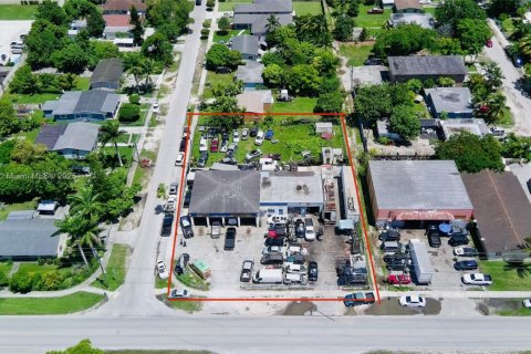 Commercial property in Homestead, Florida № 1983426 - photo 3