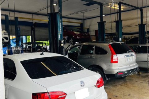 Commercial property in Homestead, Florida № 1983426 - photo 8