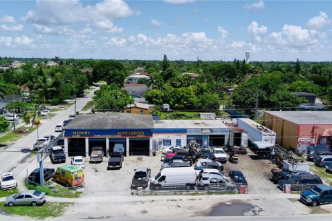 Commercial property in Homestead, Florida № 1983426 - photo 5