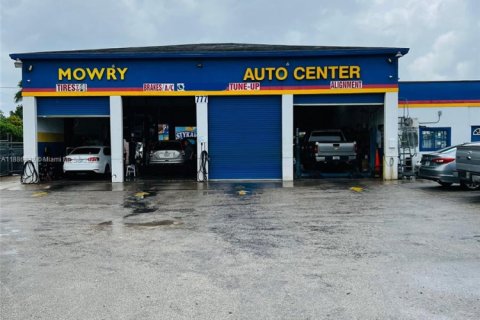 Commercial property in Homestead, Florida № 1983426 - photo 2