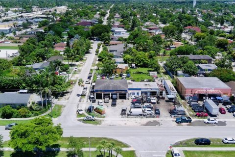 Commercial property in Homestead, Florida № 1983426 - photo 10