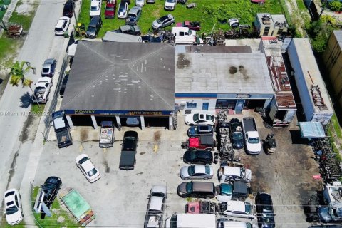 Commercial property in Homestead, Florida № 1983426 - photo 6